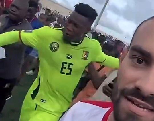 开云App-屡遭不顺！奥纳纳在喀麦隆输球后遭丢水瓶，又被曼联放弃转战土超