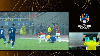 1695217985747078659.gif 任航红牌.gif